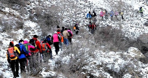 登山失足困山顶我院急诊救援接力挽生命！