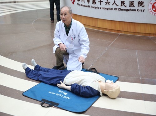 全国自救互救日我院急诊科举行急救医学普及宣教活动